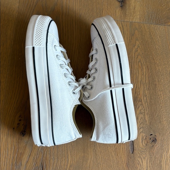 Converse Women’s All Star Platform Low Top Canvas Sneaker. Size 7.5 - Picture 4 of 6